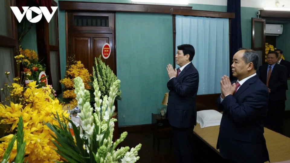 President Luong Cuong commemorates President Ho Chi Minh on Lunar New Year’s Day